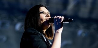Mondiali, Laura Pausini, Robbie Williams e Tom Cruise protagonisti della cerimonia di chiusura