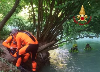 Dramma nel cuore della Val d’Elsa: 33enne muore dopo un tuffo nel fiume