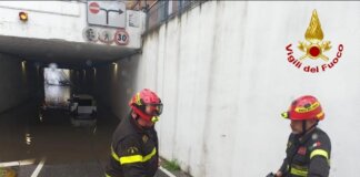 Automobilista bloccato in un sottopasso di Sinalunga salvato dai vigili del fuoco