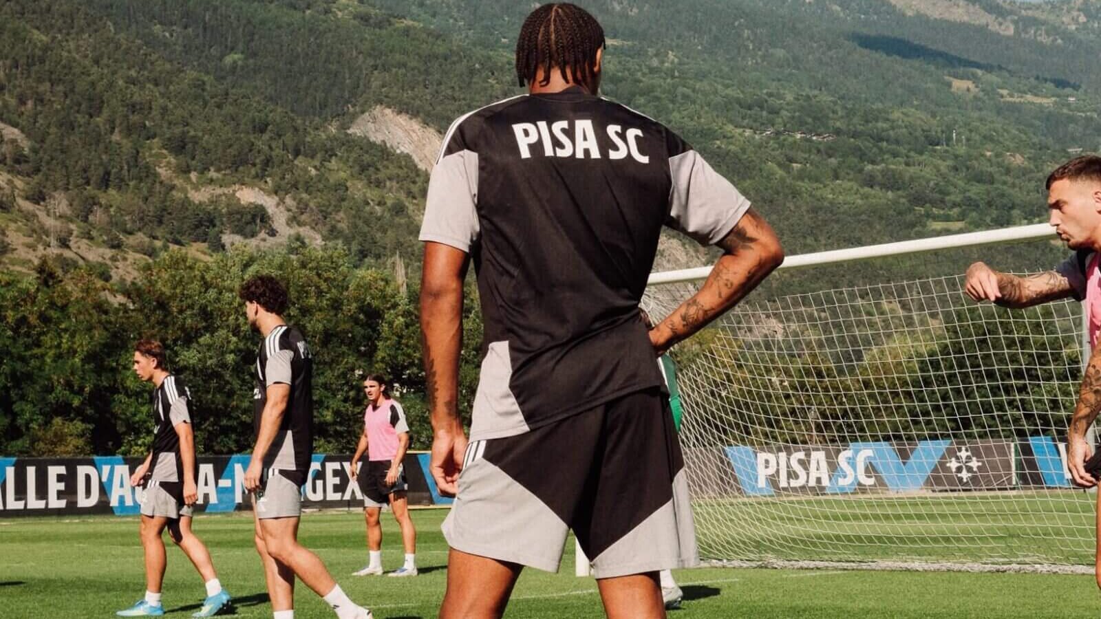 sei gol per il primo pisa di bianco durmush apre le danze poi i nerazzurri dilagano nella ripresa da Corrieretoscano.it sei gol per il primo pisa di bianco durmush apre le danze poi i nerazzurri dilagano nella ripresa