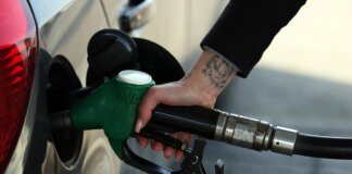 “Quasi 200mila sterline di carburante rubato al giorno”, la ‘risposta’ degli inglesi al caro benzina