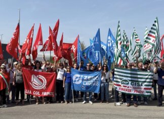 Morto sul lavoro a Sesto Fiorentino, i sindacati in piazza: “La sicurezza non è un costo”