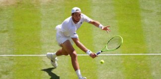 Sinner-Struff, al tedesco ‘cade’ la pallina e il punto è da ripetere: cos’è successo a Wimbledon