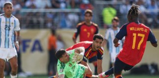Spagna-Inghilterra, gol annullato a Nico Williams e proteste in finale Mondiali