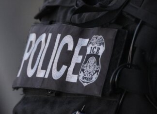 Sparatoria con agenti Ice nel Maine: uccisa una persona