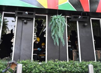 Thailandia, incendio in un bar a Bangkok: almeno 27 morti e oltre 60 feriti