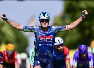 Tour de France, Merlier vince allo sprint la 12/a tappa e Pogacar resta in giallo