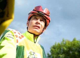 Tour de France, brutta caduta per Vingegaard, costretto al ritiro