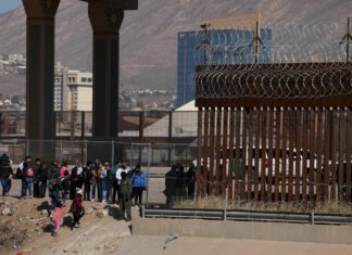 Trump tira dritto sullo ius soli: niente donne incinte al confine