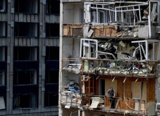 Ucraina, Kiev ancora sotto attacco: missili e droni russi contro la capitale