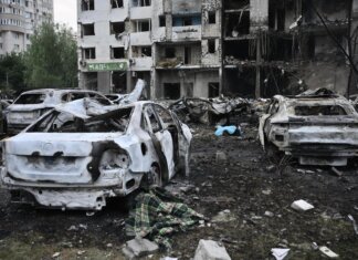 Ucraina, missili della Russia su Kiev nella notte: 9 morti