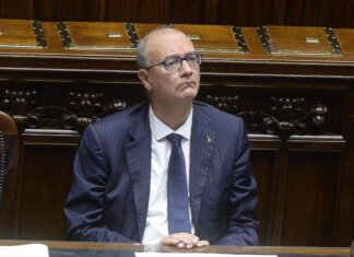 Valditara su striscione Cesena: “‘Italia agli italiani’ è affermazione condivisibile”