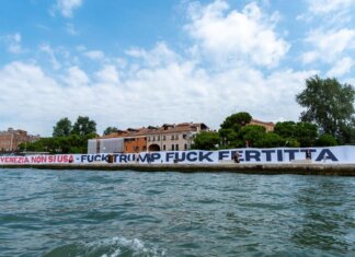 Venezia, scontri tra polizia e manifestanti che volevano raggiungere lo yacht di Fertitta
