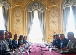 Volenterosi a Parigi, nasce coalizione europea per scudo anti-missili balistici: c’è anche Italia