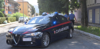 Finto carabiniere in azione a Lucca: arrivano i militari veri e lo arrestano