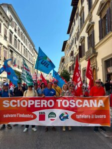 Sciopero industria in Toscana: migliaia in corteo a Firenze. Confindustria: "Condividiamo le stesse preoccupazioni"