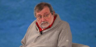 Addio a Francesco Guccini, il cantautore morto a 86 anni