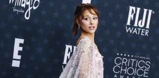 Ariana Grande si prende una pausa, la decisione dopo le critiche sul fisico