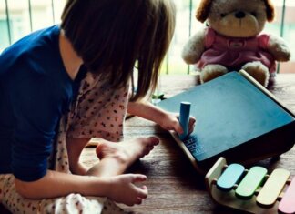 Batterie a bottone, allarme per i bambini: nel 2026 il triplo dei casi rispetto allo scorso anno