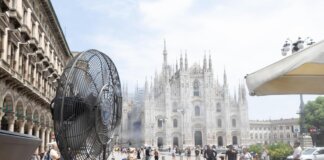 Caldo, il trucco contro l’umidità in casa usando… un cucchiaio