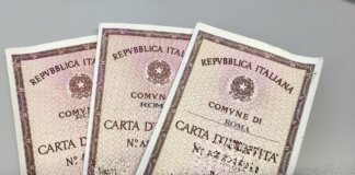 Carta d’identità cartacea, da oggi stop per l’espatrio: cosa cambia e chi deve fare la Cie