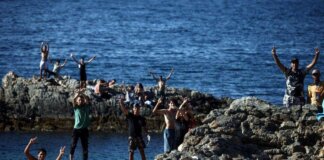 Migranti, Ue: “Controlli frontiera Italia-Spagna temporanei”. Nuovo attacco di Madrid a Roma