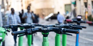 Monopattini e bike in sharing a Roma, multa Antitrust per 2,675 milioni di euro: “Hanno ostacolato corse gratis”
