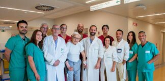 Operazione record a Catania: Giuseppe a 98 anni rimesso in piedi con doppia protesi d’anca in un solo intervento