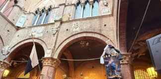 Palio dell’Assunta, presentato il Drappellone: è firmato da Teodora Axente