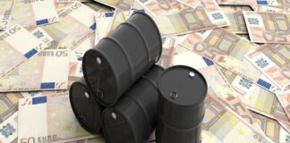 Prezzi petrolio in calo, Brent scende a 87,69 dollari: quanto costano benzina e diesel oggi