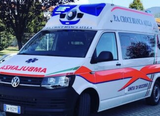Muore nello scontro in moto contro un’auto ad Aulla