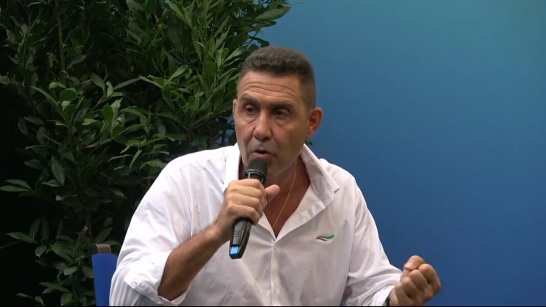 Versiliana gremita per Vannacci: 