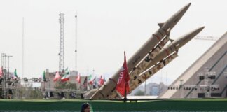 Stretto di Hormuz, Iran non arretra. Trump: “Sono negoziatori subdoli e disonesti”