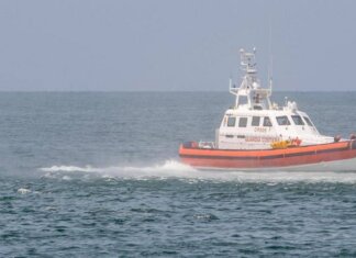 Sub ucciso da eliche gommone a Lampedusa, martedì l’autopsia. Indagate due persone