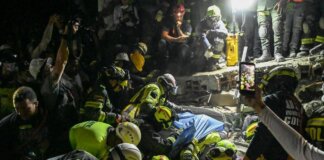 Terremoto in Colombia, donna di 32 anni estratta viva dalle macerie di un albergo tre giorni dopo il sisma: “C’è speranza”