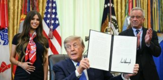 Trump cambia le ‘regole’ per i vaccini dei bambini: “Ora tassi elevati di autismo”