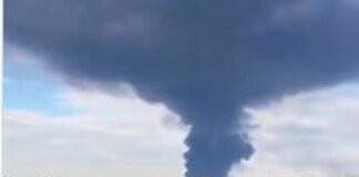 Ucraina, attacco contro una delle più grandi raffinerie in Russia. Mosca: “Abbattuti nella notte 605 droni di Kiev”