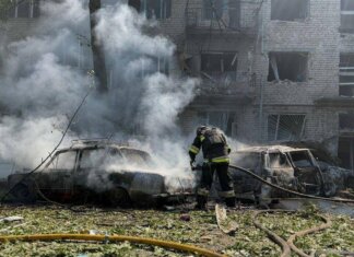 Ucraina, nuovi raid su Kiev e Zaporizhzhia. Zelensky: “Russia ha utilizzato missili balistici nordcoreani”