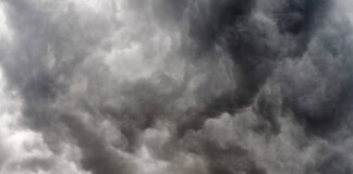 Torna l’allerta maltempo sul litorale centro-nord: scatta il codice giallo, ma il livello di rischio potrebbe salire maltempo