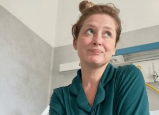 Alice Mangione ricoverata in ospedale, come sta la comica: “Pensavo fosse una cistite”