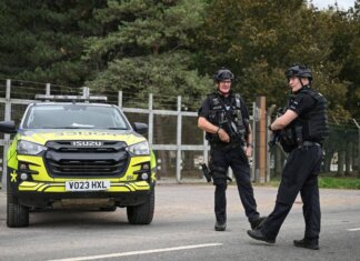 Allarme terrorismo a base RAF Fairford, situazione sotto controllo: cinque arresti e indagini sul possibile ruolo dell’Iran