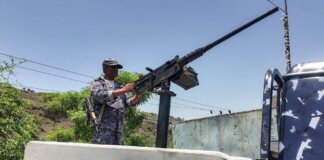 Attacco Houthi in Arabia Saudita, 13 civili feriti. Pentagono smentisce Trump su carenza munizioni