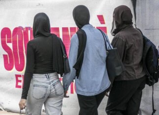 Burqa, hijab e chador: quali sono le differenze tra i veli