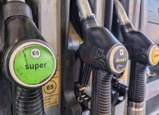 Carburanti, sconto Eni in arrivo: ecco quanto si risparmierà per un pieno di gasolio e benzina