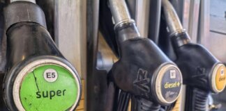 Caro carburanti non si ferma, balzo prezzo diesel dopo aumento dell’accisa