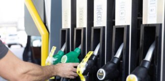 Caro carburanti, scatta il tetto ai prezzi: Eni e IP abbassano benzina e diesel