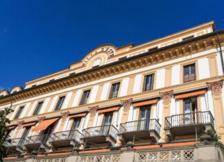 Cernobbio, ultima giornata tra Salvini, opposizioni e Del Vecchio. Renzi: “Meloni contenta, ma il Paese è povero”