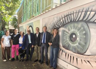 ‘Così bello che… lo vede anche un cieco’, a Roma un murale in rilievo per permetterne la visione anche a ciechi e ipovedenti