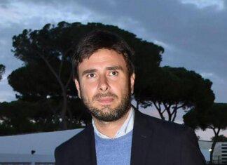 Di Battista, l’operazione a Cuba e il rientro slittato: per ora l’ex M5S non torna in Italia
