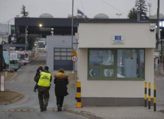 Drone russo danneggia strutture confine Ucraina-Polonia, Varsavia: “No violazione nostro spazio aereo”